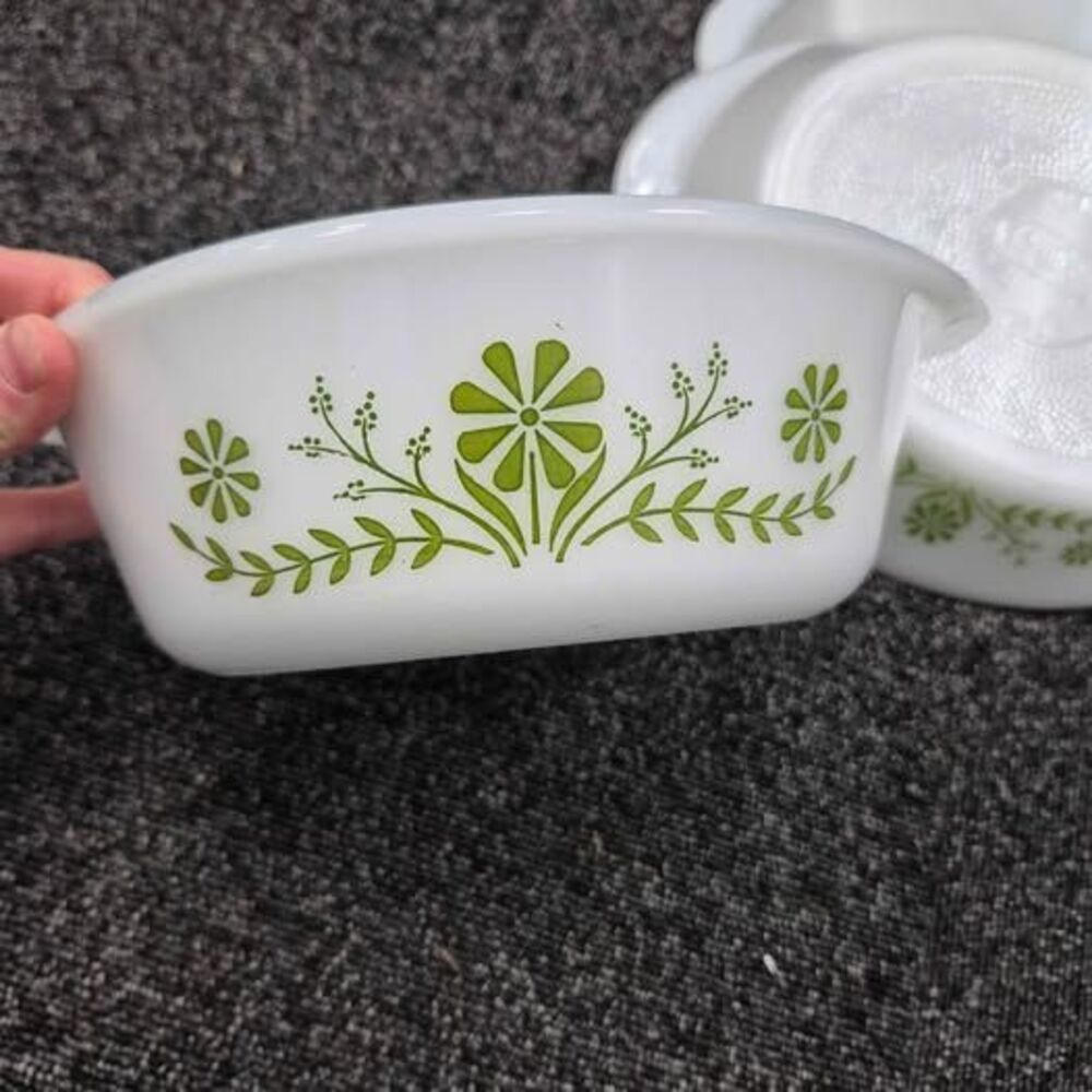 Vintage Glasbake Daisy Milk Glass Set  (2) Divided Dishes & (1) Round 2-Qt Bowl - Picture 3 of 10